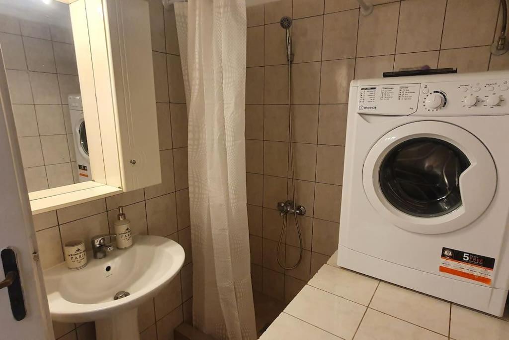 Spacious Beauty In Athens, 55M2, Metro 7' Экстерьер фото